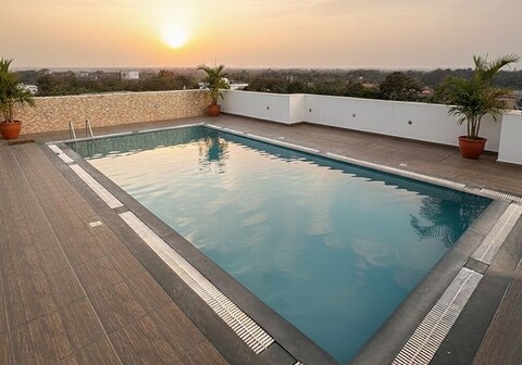 Transit Suites by Grandwest