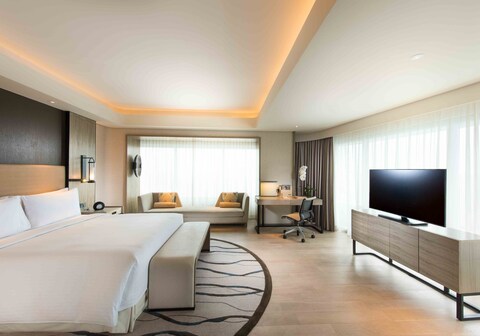 Conrad Manila