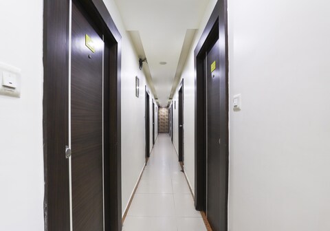 OYO 82159 Aamaze Saltlake