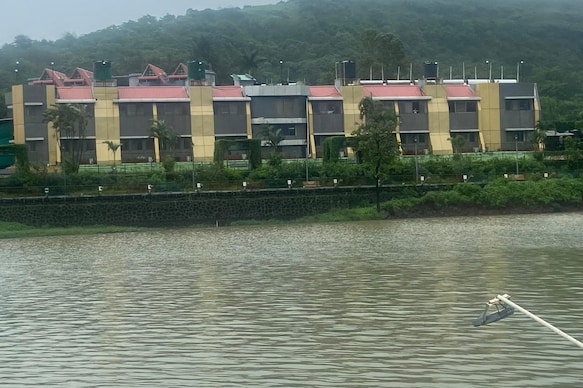 SAVSHANTI LAKE RESORT