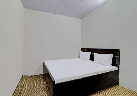 Hotel O Dam's Hotel And Restaurant