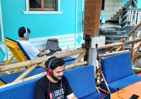 TROPICAL WAVE HOSTEL