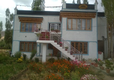 Shengoor Home Stay