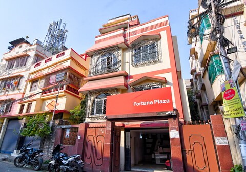 Fortune Plaza Near Acropolise Mall