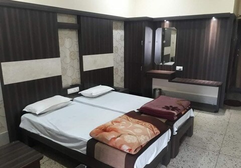HOTEL NARESH