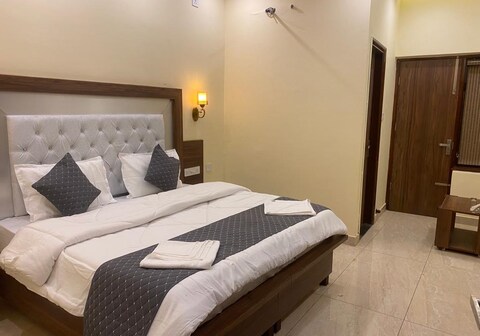 Hotel Sukoon Bharatgarh
