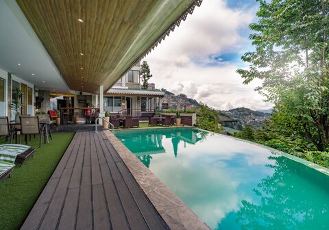 Summit North Star Hotel (with Swimming Pool)