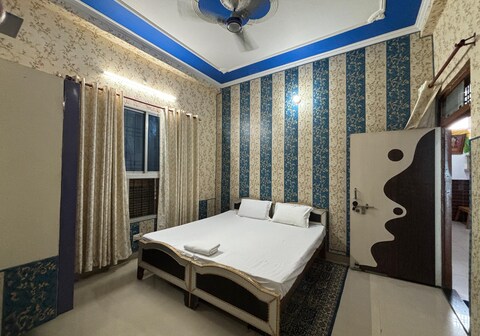 Asha Nand Villa | Home Friendly Stay