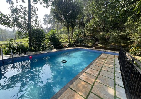 Hill Palace by Livora