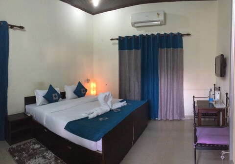 Sukh Sadan Hotels & Apartments