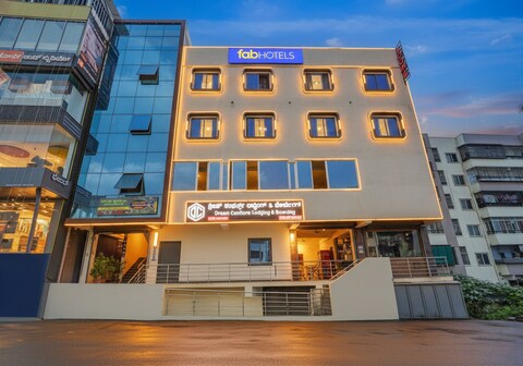FabHotel Dream Comforts
