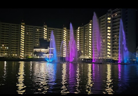 HomeyStays 3BHK apartment with Lakeside walk