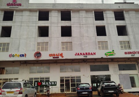 LOLA The Boutique Hotel