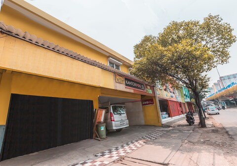 Hotel O J&b Room Pramuka