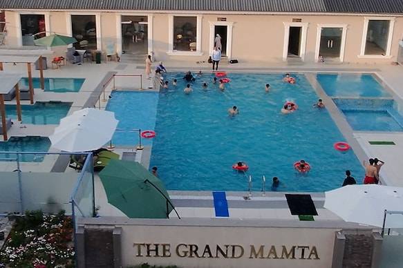 The Grand Mamta (Near Dal Lake)