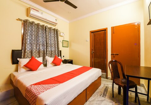 Super OYO Akshaya Near Moghalarajpuram