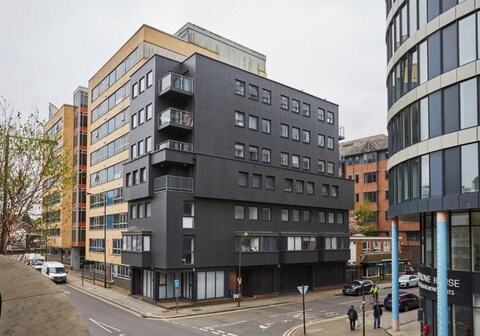 Kings Oak House by Viridian Apartment