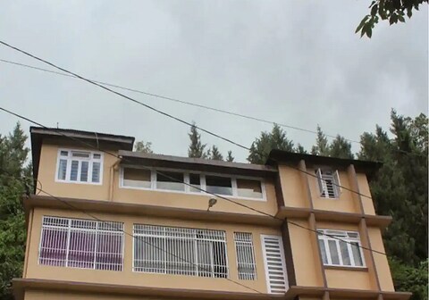 Cozy 3-BHK Apartment by Shumbuk Homes