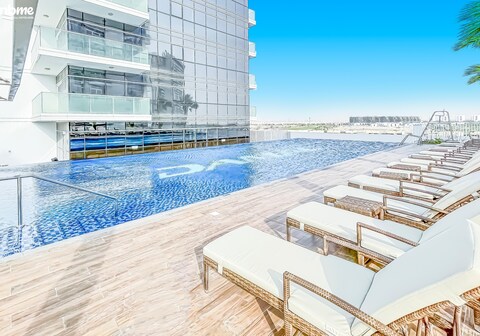 bnbme | Carson Towers B |Studio