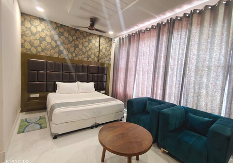 STAY @333 FOOD COURT & HOSPITALITY