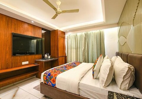 Hotel Dev Palace Patel Nagar