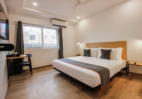 Super Townhouse 359 Begumpet Near Hyderabad Central