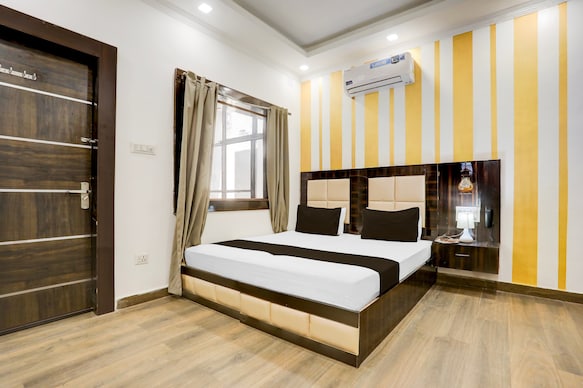 Collection O Khajuraho Central