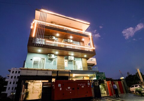 The Palm Suites
