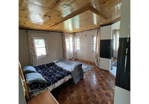 Hamzah Den Cozy 2BR Home in Scenic Ishber Nishat Srinagar