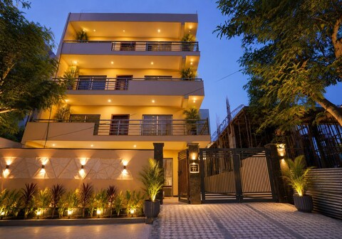 Hotel Ashirwad Near Max & Jaypee Hospital Noida