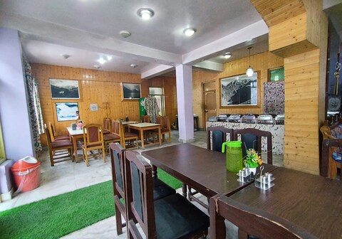 SINDH GUEST HOUSE AND RESTAURANT