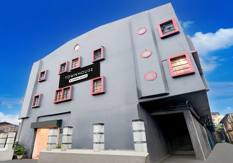 Super Townhouse Science City Formerly Hotel Mannat International