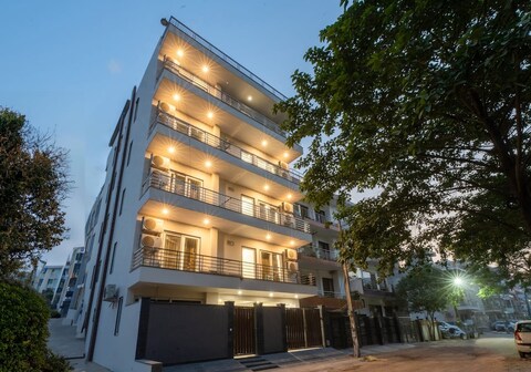 Sterling Abode Apartments @Artemis