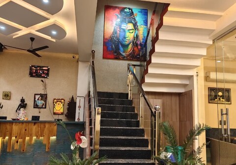 Hotel Belpatra - 150m from Ram raja Temple