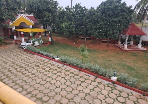 S S Farm | Rooms in a Villa