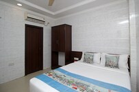 OYO Flagship 465 Vadapalani AVM Studio 2, Chennai OYO Flagship 465 Vadapalani AVM Studio 2, Chennai
