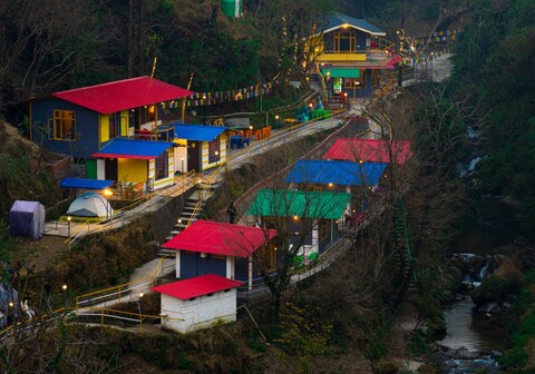 The Hosteller Mussoorie By the Streamside, Kempty