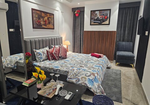 Ultra Luxury Cool Flat By Bliss Stay