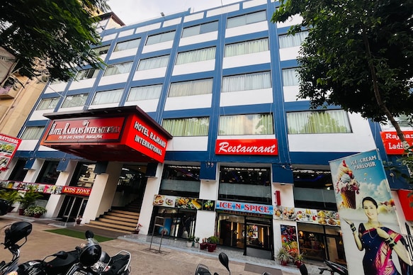 Hotel Rajhans International