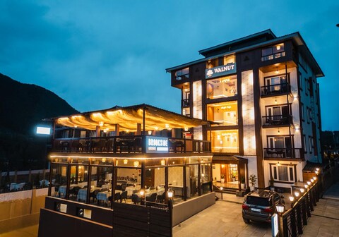 Walnut Village Resort