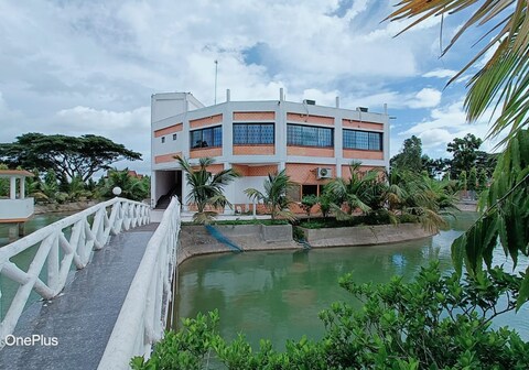 NEW SURANJANA RESORT