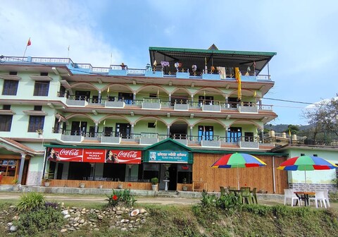 Hotel Gauri Shankar & Restaurant