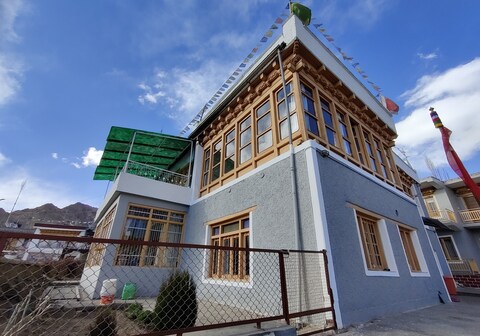 Chandan Guest House| Rooms & Guided Treks