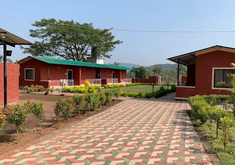 Nargis Farm Resort Murud, 5 km from Murud Beach