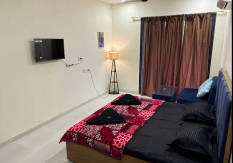 Ivy Bliss Studio with Private Pool, B 05, Karjat