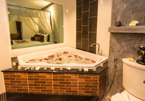 تاناوان هوتل