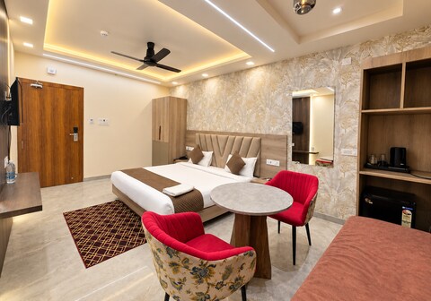 Aaditri Inn