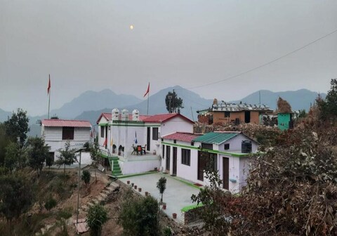 Snow Peak Homestay | Rooms & Caretaker