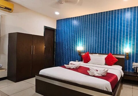 Hotel Sunshine ( Free Airport transfers)