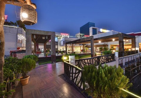 Sparsh Hotel & Resort